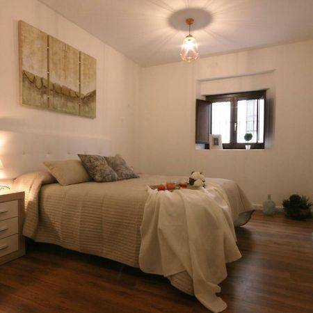 Apartamento Vacacional Carmona Apartment Bagian luar foto