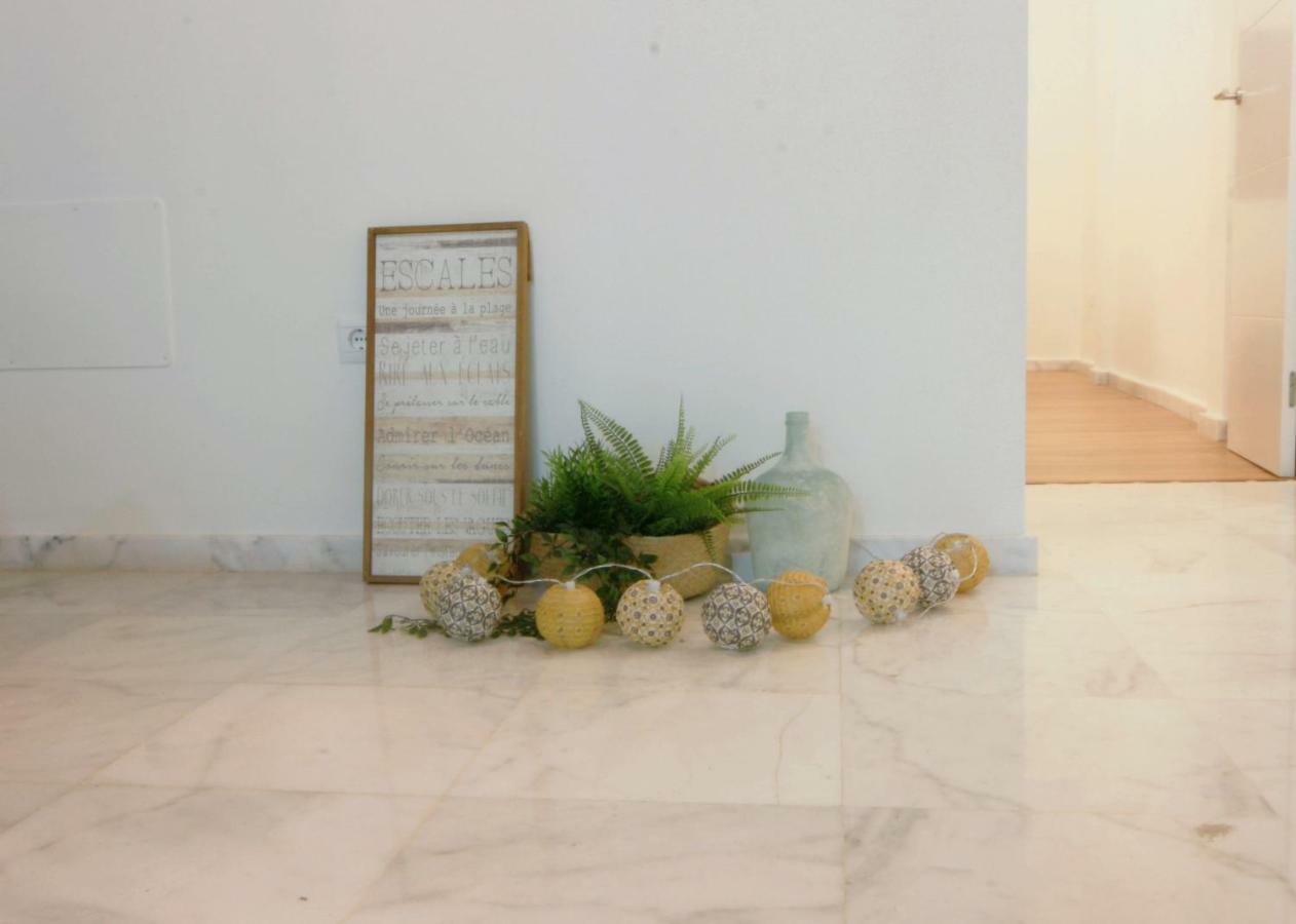 Apartamento Vacacional Carmona Apartment Bagian luar foto
