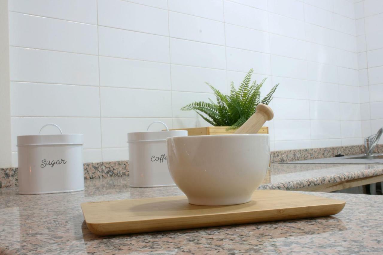 Apartamento Vacacional Carmona Apartment Bagian luar foto